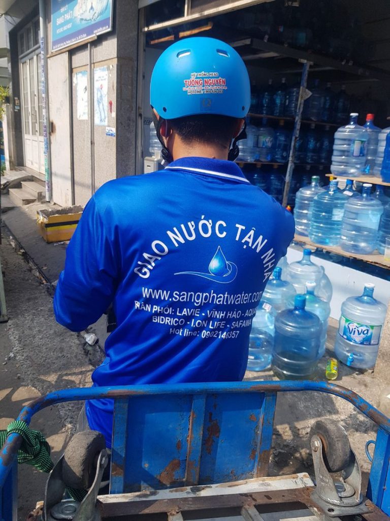 Giao nước uống nước tận nhà tại huyện Cần Giờ